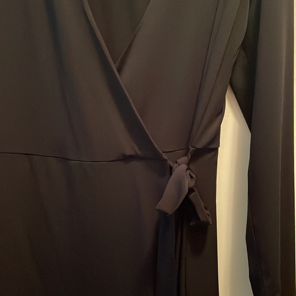Black collared wrap dress - Picture 4 of 4